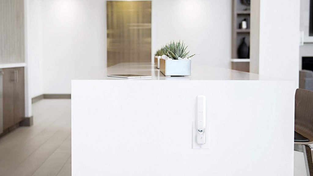Google Wifi vs Ubiquiti AmpliFi HD Mesh WiFi Router Connectivity